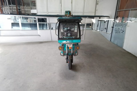Milyf E-Rickshaw 4 Seater/Electric