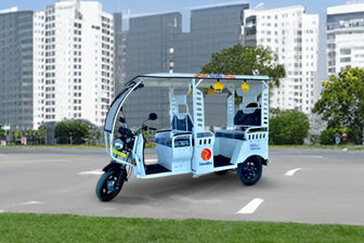Om Raj Autotech Battery E Rickshaw