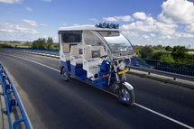 SN Solar Energy Front Facing E Rickshaw